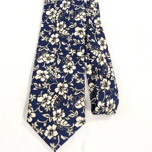 Hilo Hatie made in Hawaii Purple & White Floral Pattern 100% Silk Necktie